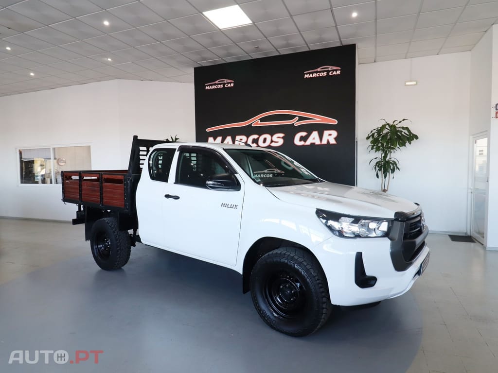 Toyota Hilux 2.4 D-4D 4WD CE CH