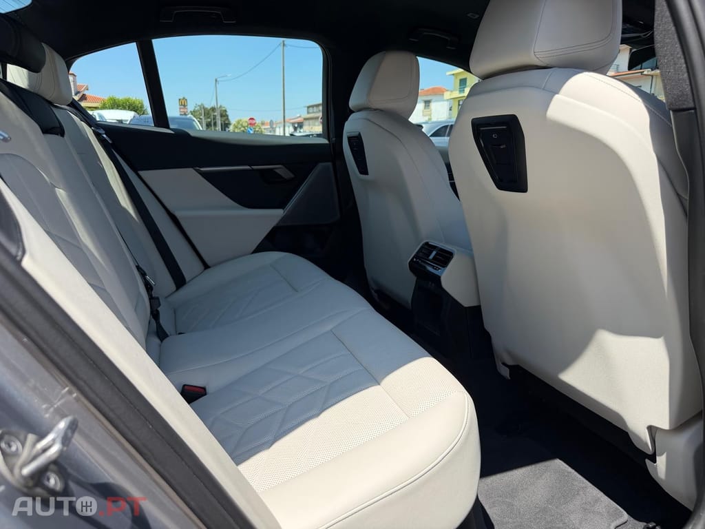 BMW 530 e Pack Desportivo M Pro