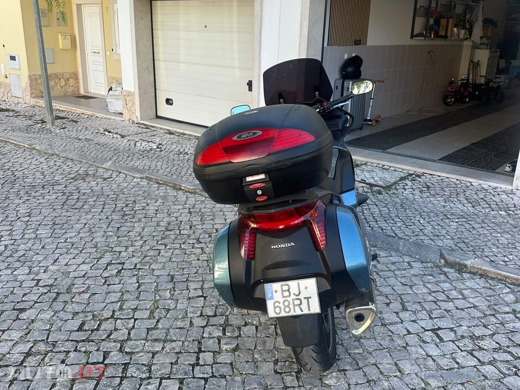 Honda Deauville NT700v
