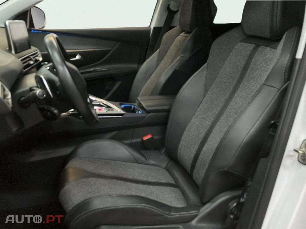 Peugeot 5008 1.5 BlueHDi Allure EAT8