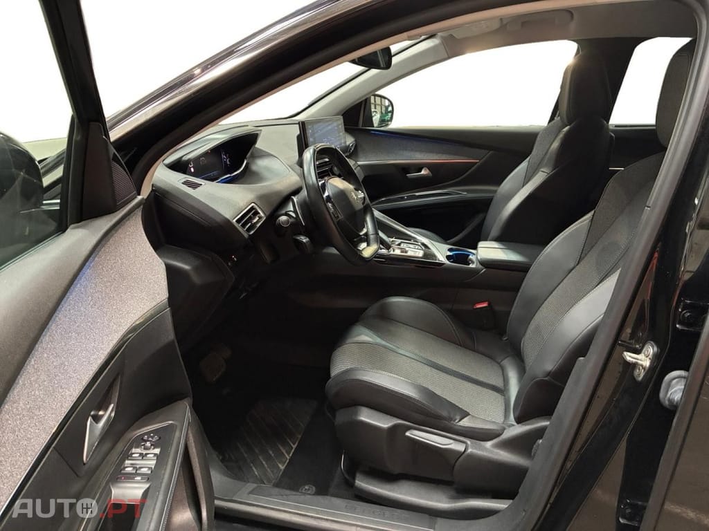 Peugeot 5008 1.2 PureTech Allure EAT8