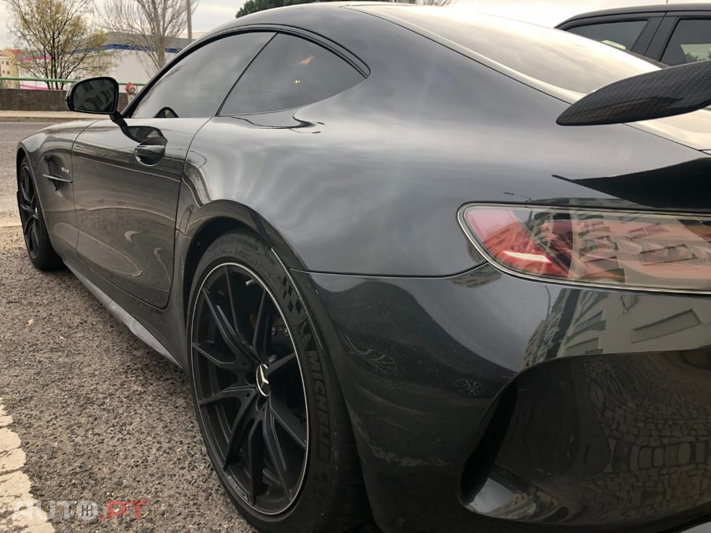 Mercedes-Benz AMG GT R