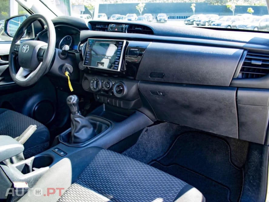Toyota Hilux 2.4 D-4D 4X2