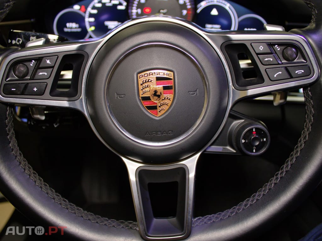 Porsche Panamera 4 E-Hybrid