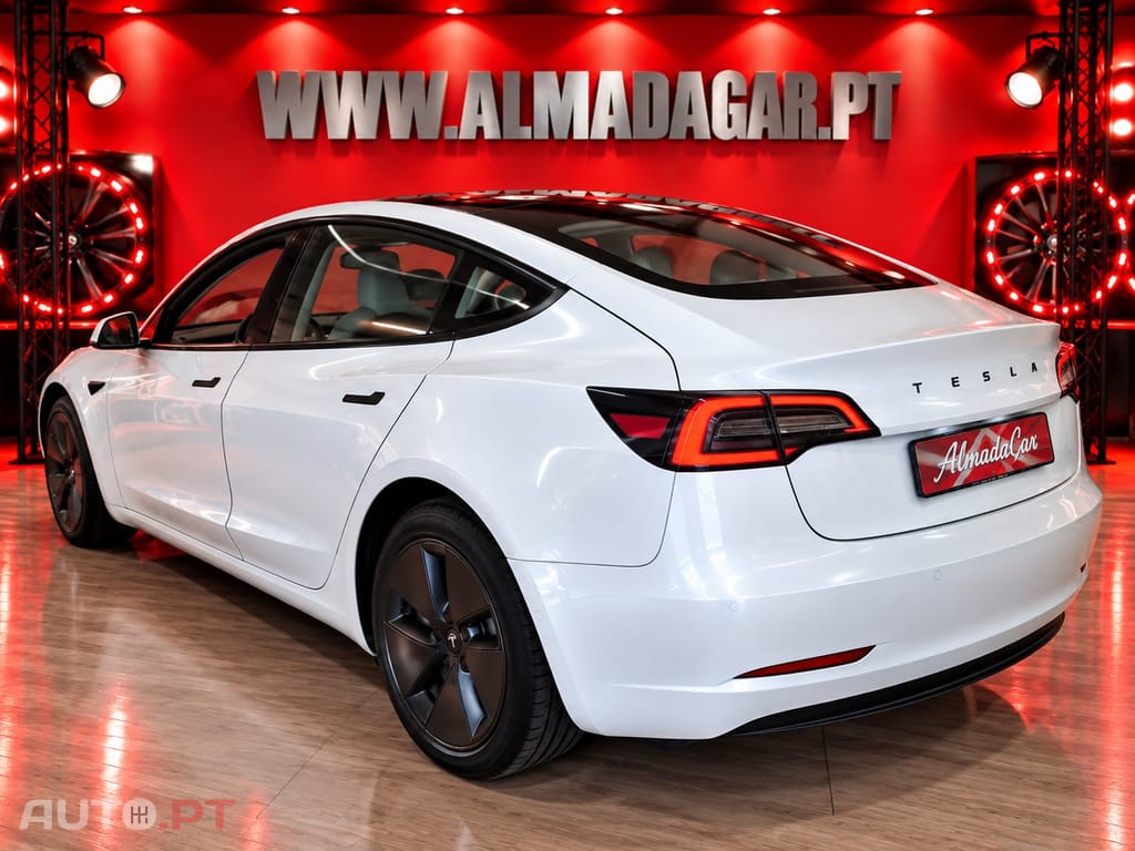 Tesla Model 3 Standard Range Plus RWD