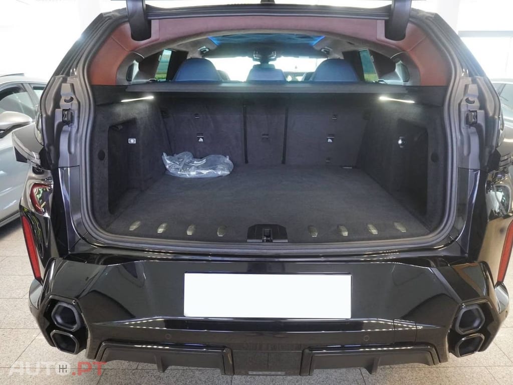 BMW XM Auto