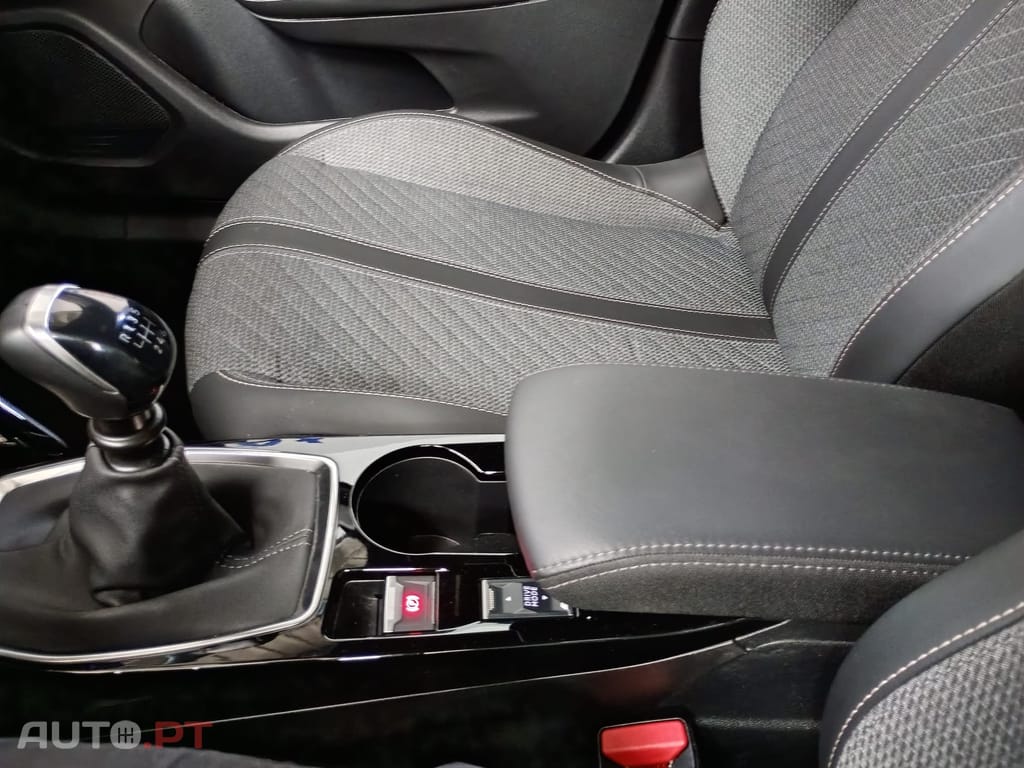 Peugeot 2008 1.2 PureTech Allure