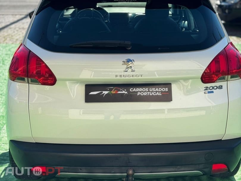 Peugeot 2008 1.2 PureTech Allure