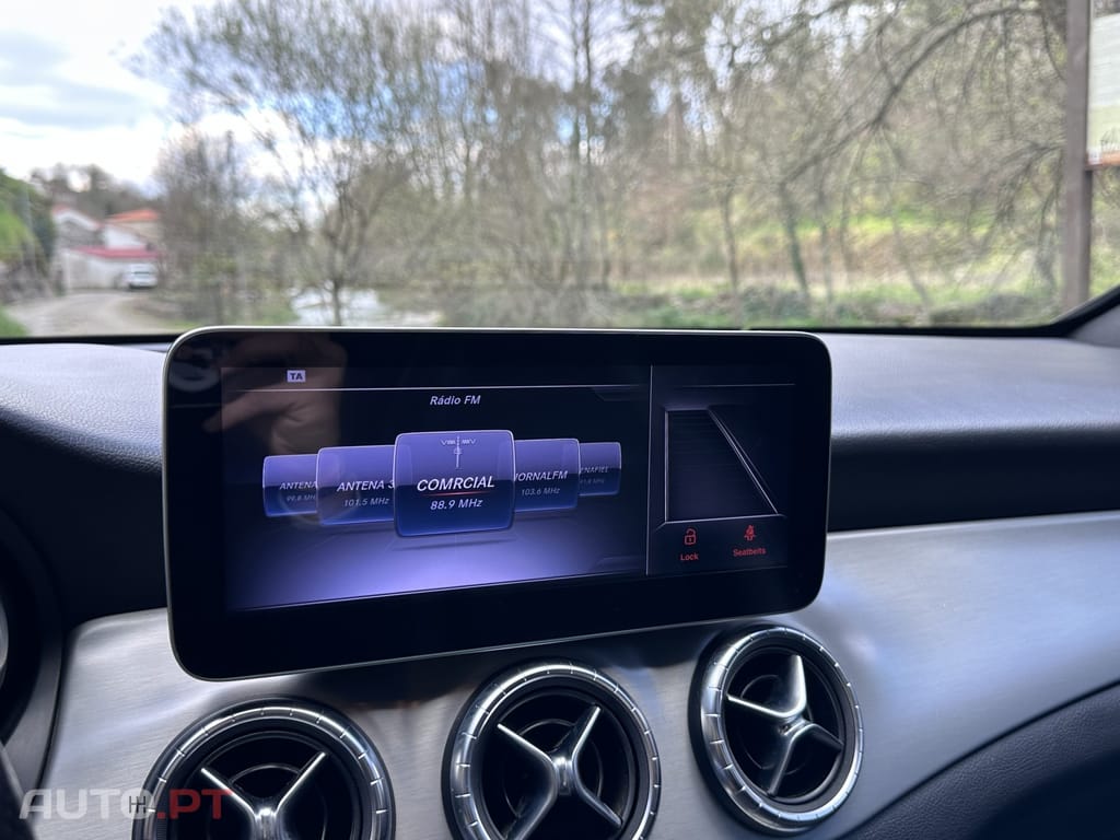 Mercedes-Benz CLA 200 d AMG LINE