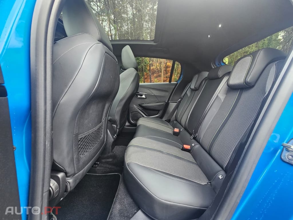 Peugeot E-208 50 kWh GT