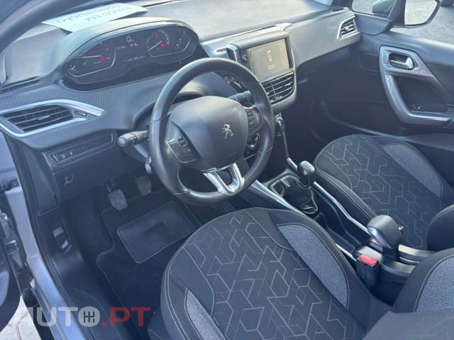 Peugeot 2008 1.6 BlueHDi Style