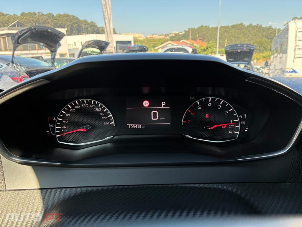 Peugeot 2008 1.5 BlueHDi Active EAT8