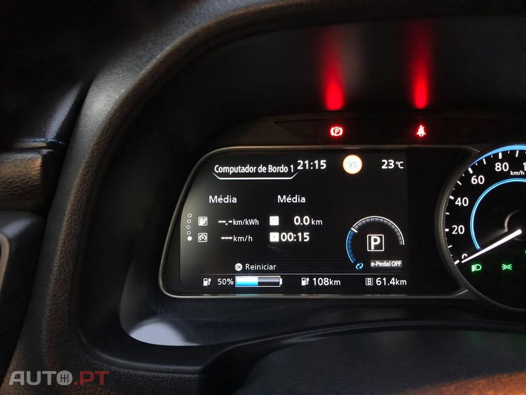 Nissan Leaf Tekna Two Tone