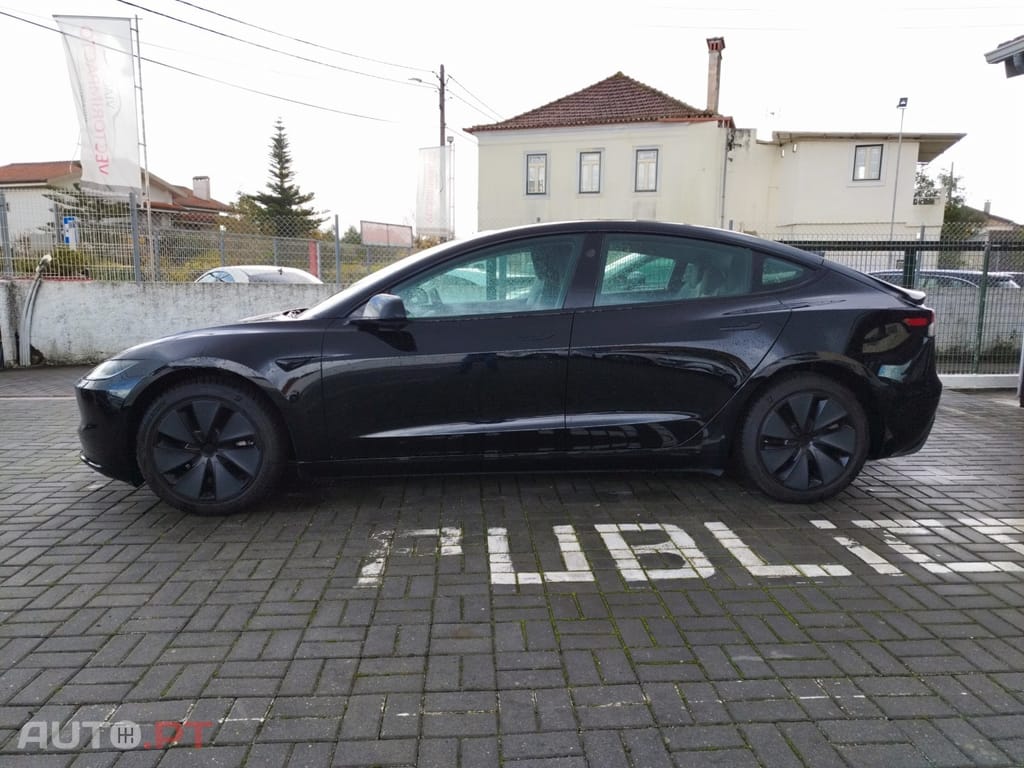 Tesla Model 3 Tração Traseira