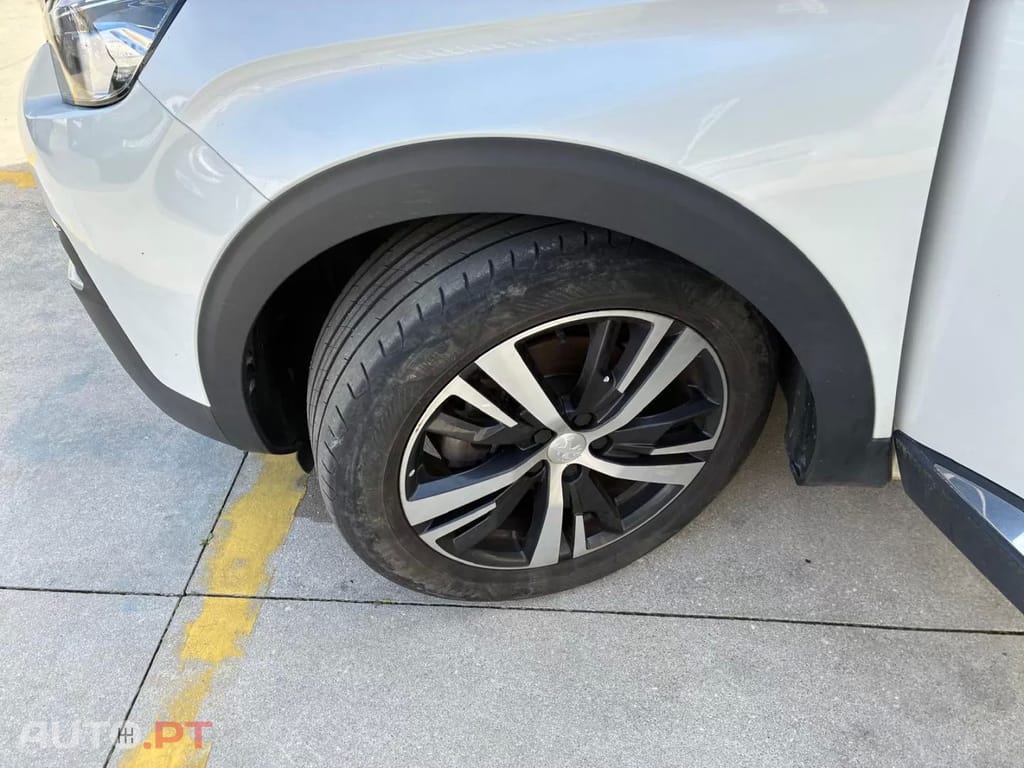 Peugeot 5008 1.5 BlueHDi Allure