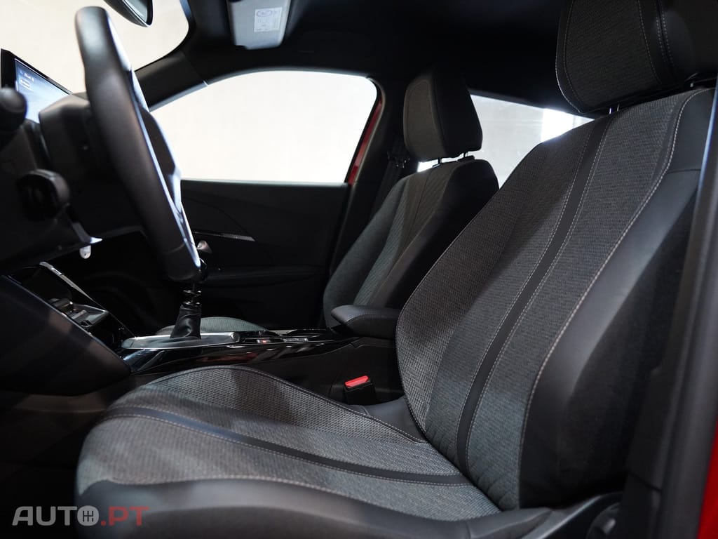 Peugeot 2008 1.2 PureTech Allure