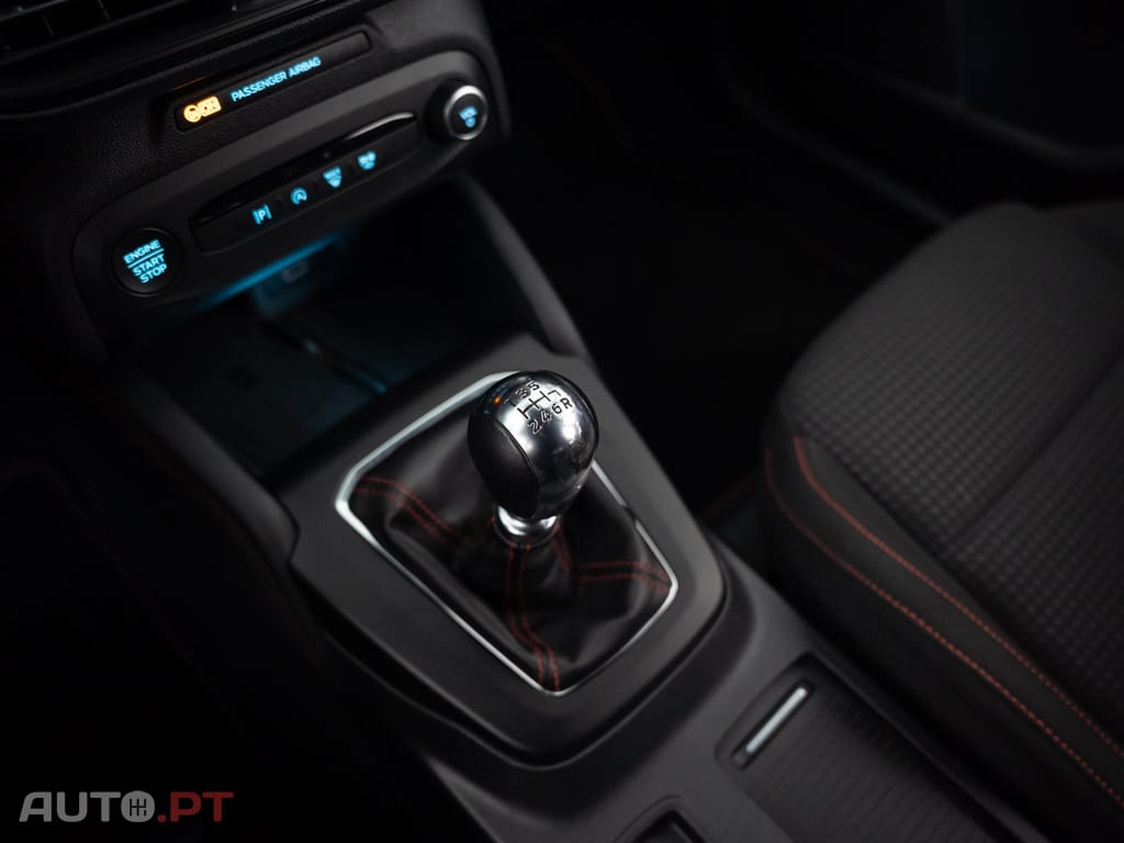 Ford Focus 1.0 EcoBoost MHEV ST-Line X