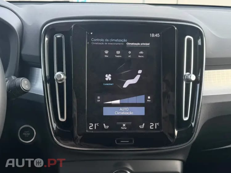 Volvo XC40 1.5 T2 Plus Dark Auto