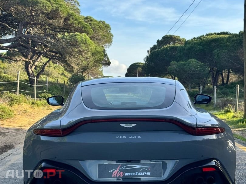 Aston Martin Vantage Coupé V8