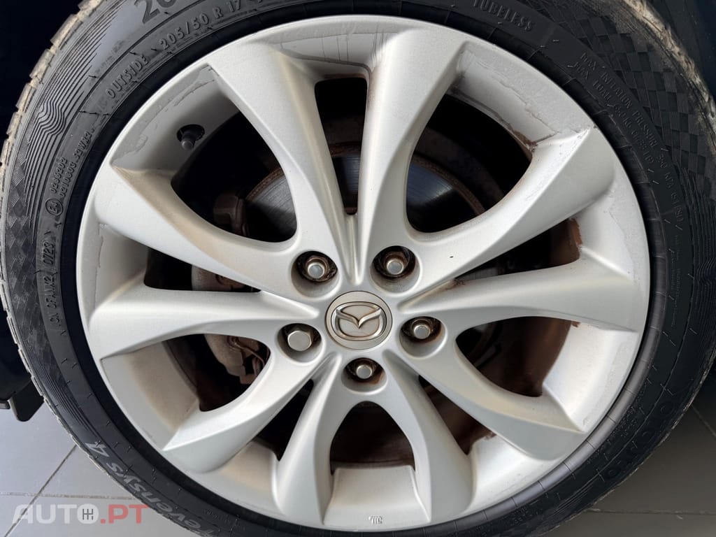 Mazda 3 MZ-CD 1.6 Exclusive Plus — fotografia 28