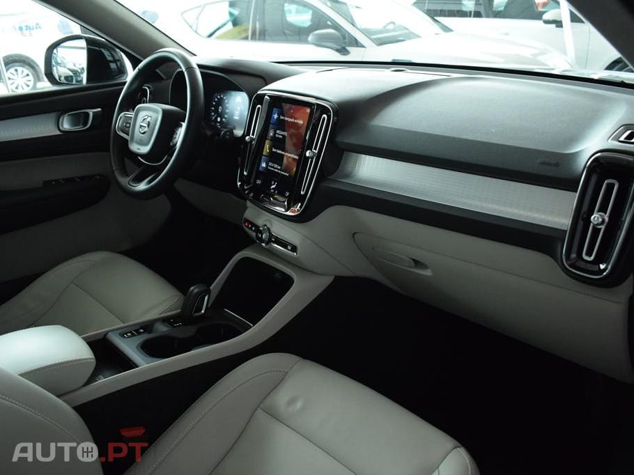 Volvo XC40 1.5 T5 PHEV R-Design Expression