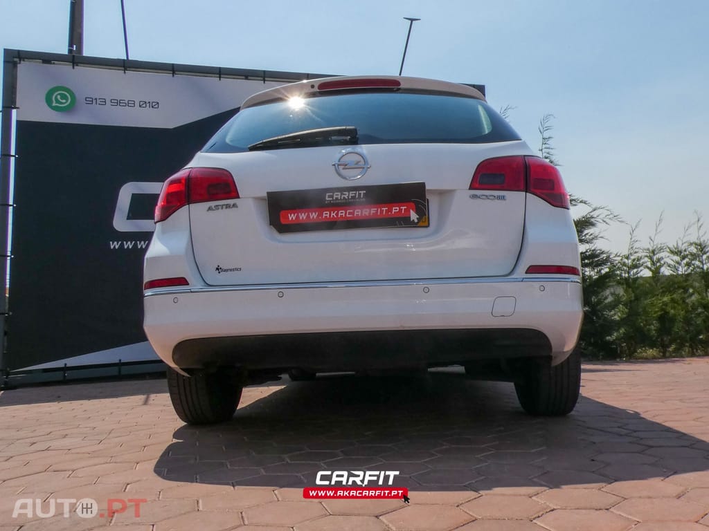 Opel Astra Outro