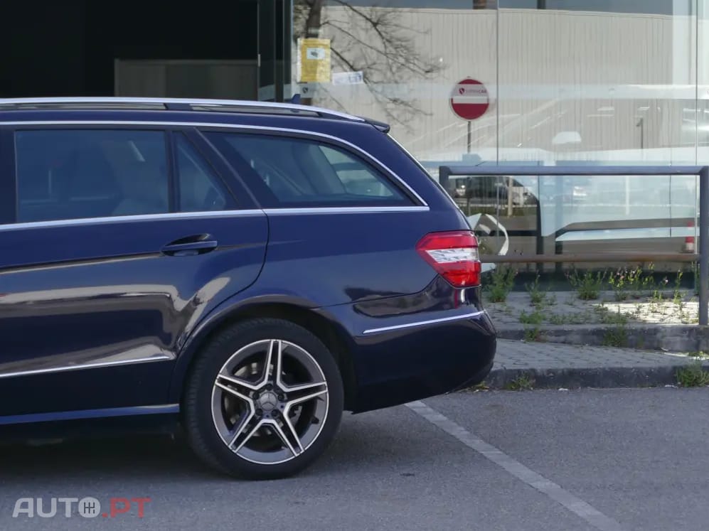 Mercedes-Benz E 220 CDi Avantgarde BE Auto.