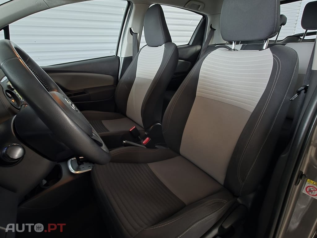 Toyota Yaris 1.5 HSD Comfort +P.Style+P.Techno