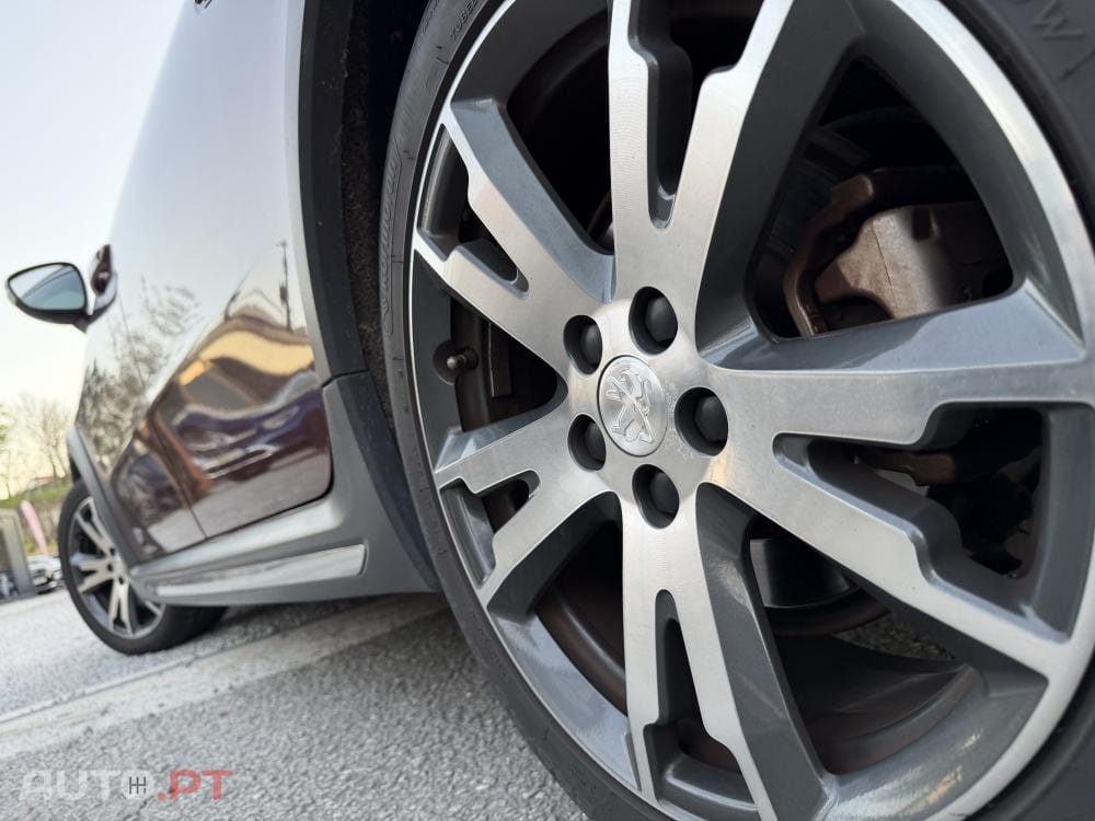 Peugeot 508 RXH 2.0 HDi Hybrid4 2-Tronic 104g