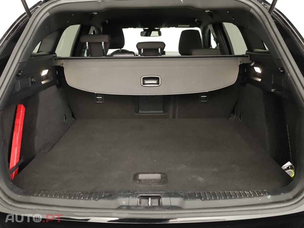 Ford Focus Focus SW 1.0 EcoBoost MHEV ST-Line X Aut. — fotografia 22