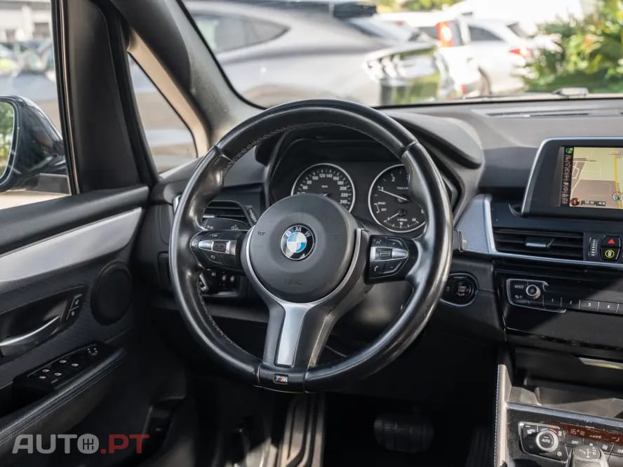 BMW 218 d Pack M Auto — fotografia 7