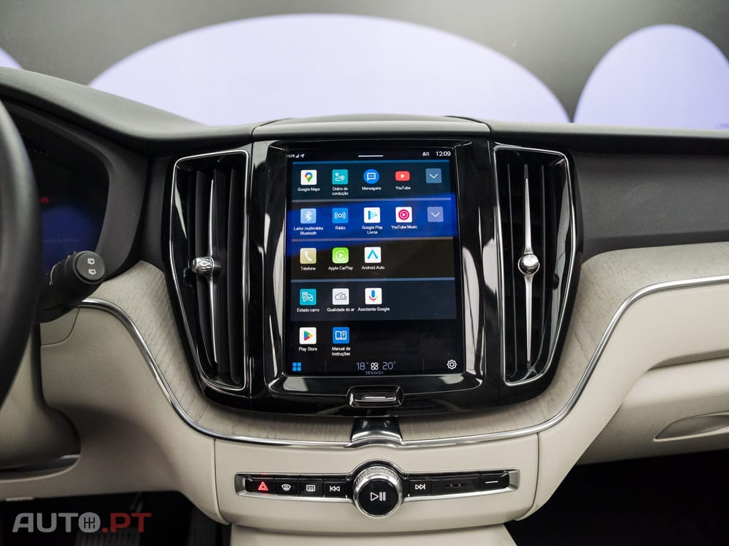 Volvo XC60 2.0 T6 PHEV Core AWD