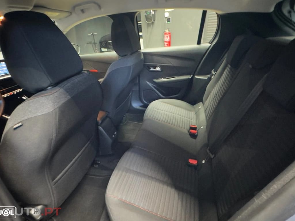 Peugeot E-208 50 kWh Active