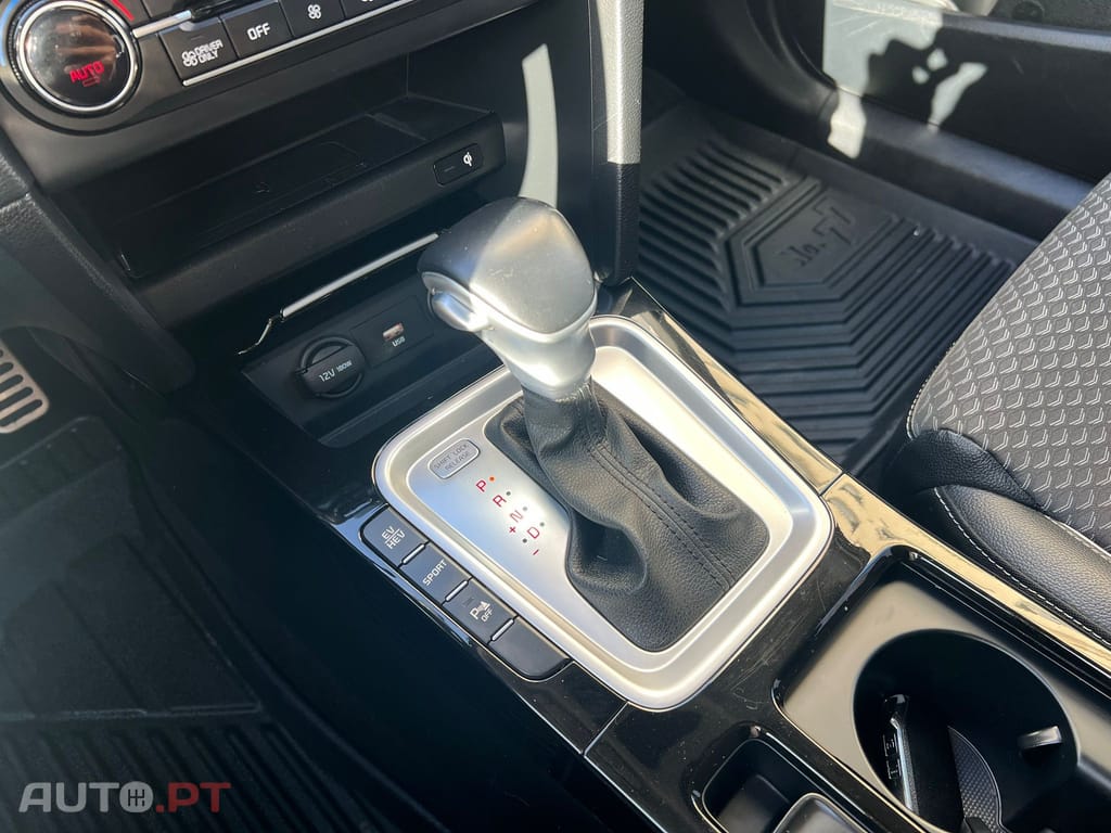 Kia Xceed HYB 1.6 GDI ISG PHEV BCK&WHT EDITION DCT6