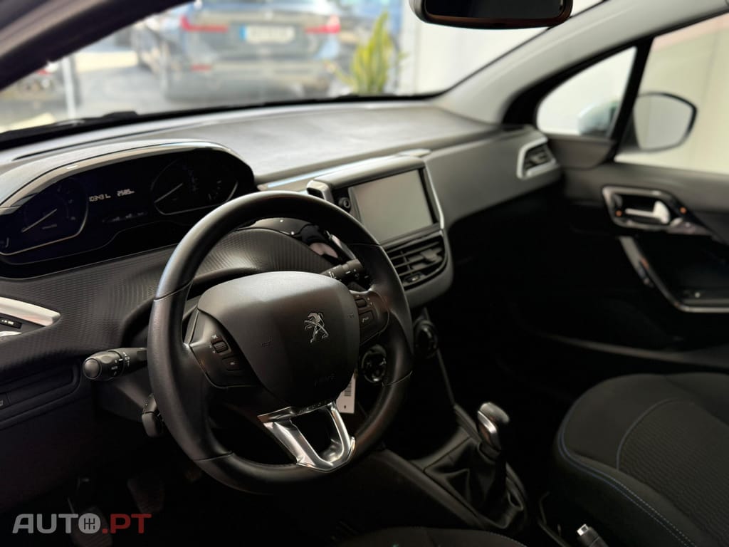 Peugeot 208 1.5 BlueHDi Signature