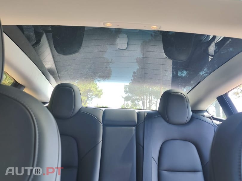 Tesla Model 3 Long Range RWD — fotografia 11