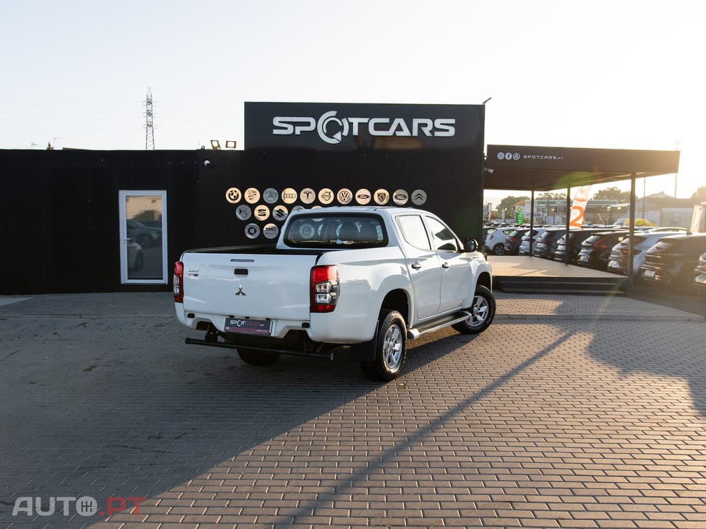 Mitsubishi L200 2.3 DI-D CD Invite 4WD