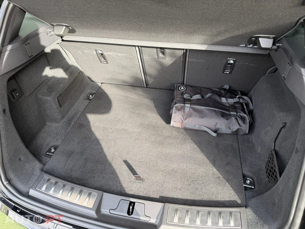 Land Rover Evoque 1.5 P300e AWD R-Dynamic S Auto