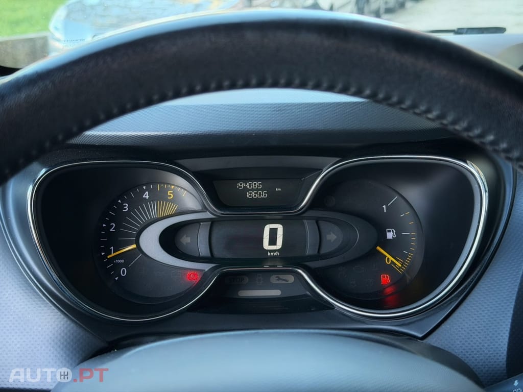 Renault Captur 1.5 dCi Exclusive — fotografia 16