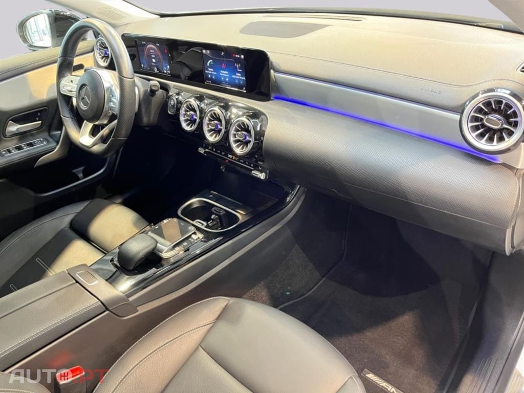 Mercedes-Benz A 250 e Limousine AMG I.V.A DEDUTÍVEL 
