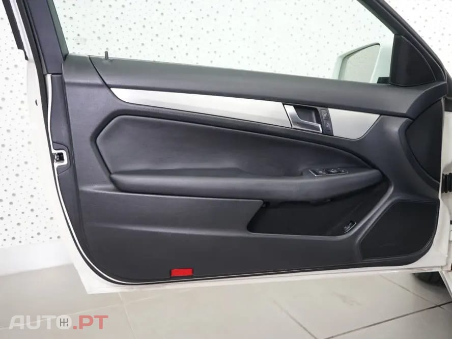 Mercedes-Benz C 180 BlueEFFICIENCY 7G-TRONIC