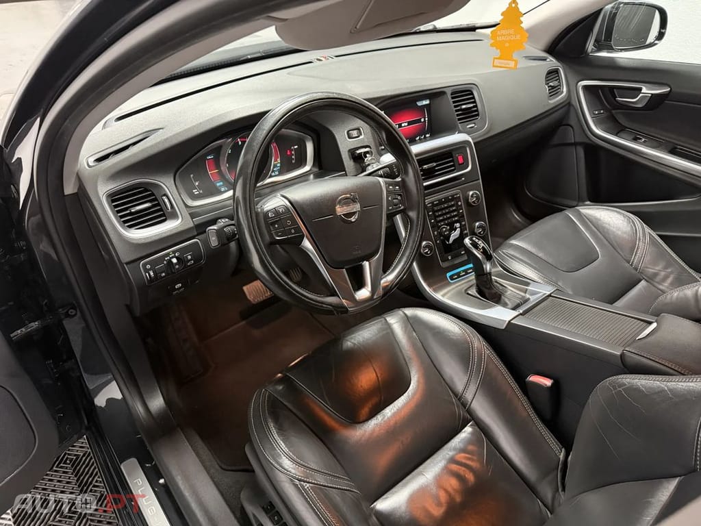 Volvo V60 D6 Plug-In-Hybrid AWD Geartronic Summum