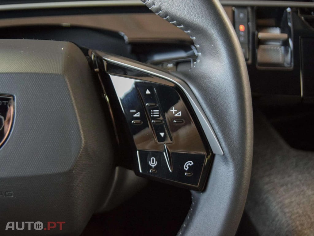 Peugeot 5008 1.2 Hybrid Allure e-DCS6