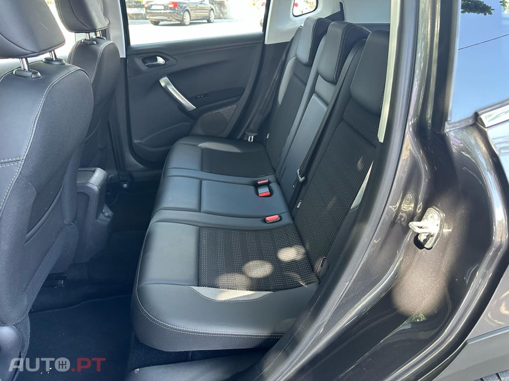 Peugeot 2008 1.2 PureTech Allure EAT6