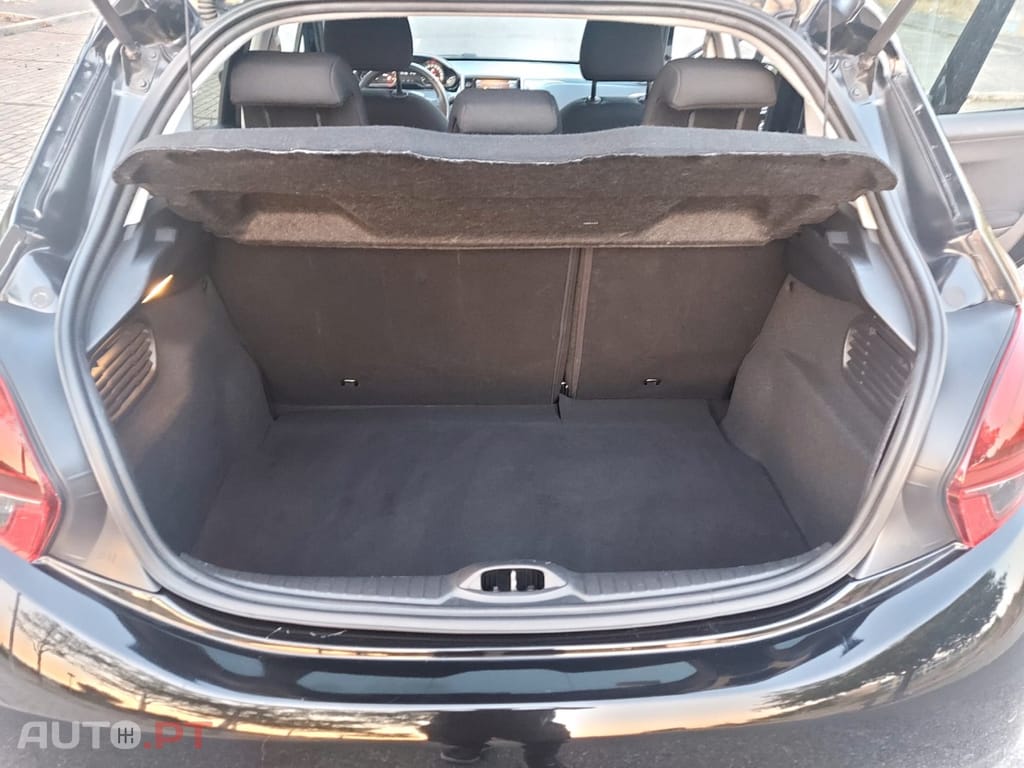 Peugeot 208 1.6 BlueHDi Style