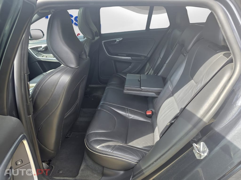 Volvo V60 D6 Twin Engine Geartronic RDesign