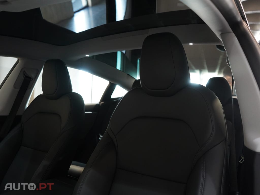 Tesla Model 3 Tração Traseira