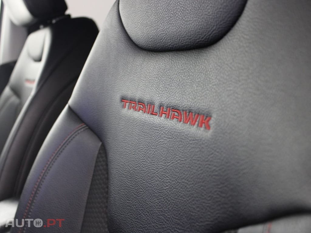 Jeep Compass 1.3 PLUG IN HYBRID 4X4 TRAILHAWK I.V.A DEDUTÍVEL