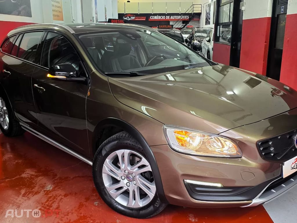 Volvo V60 Cross Country 2.0 D3 Momentum