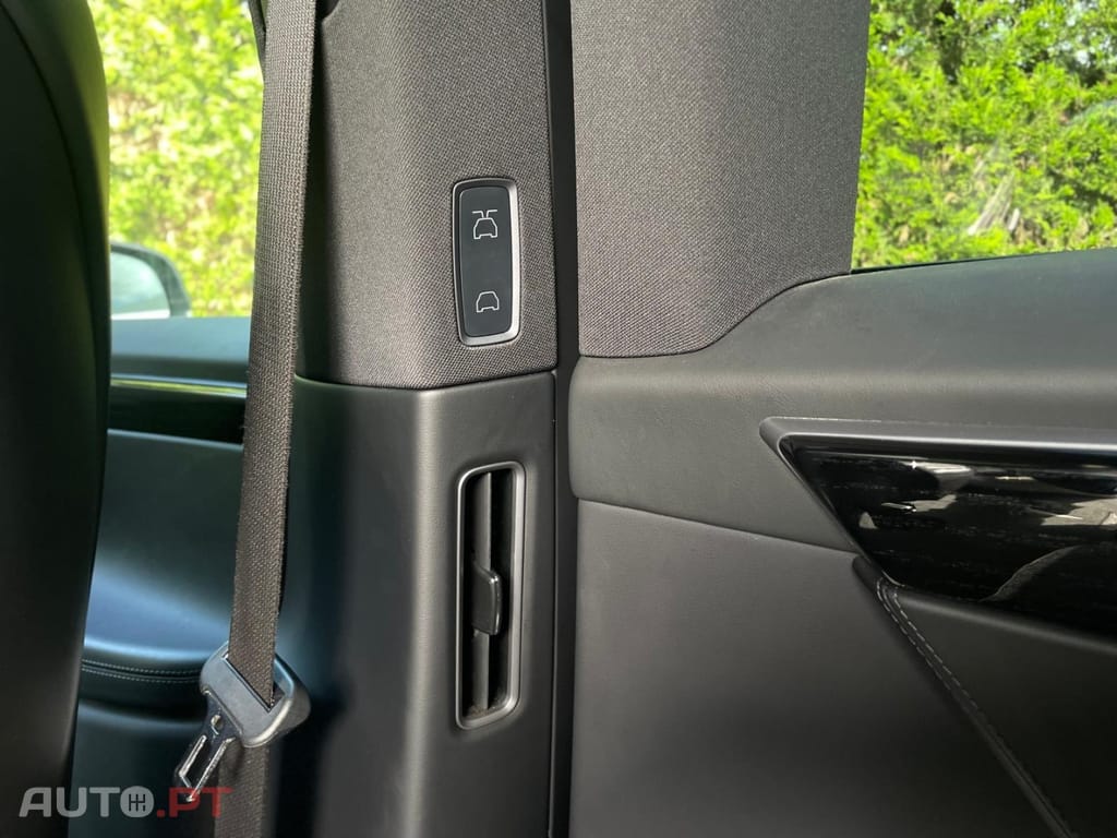 Tesla Model X 75D